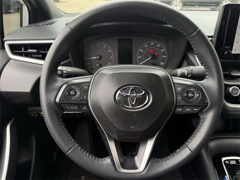 Used 2025 Toyota Corolla SE image 13