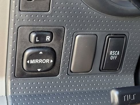 Used 2010 Toyota FJ Cruiser 4WD image 17