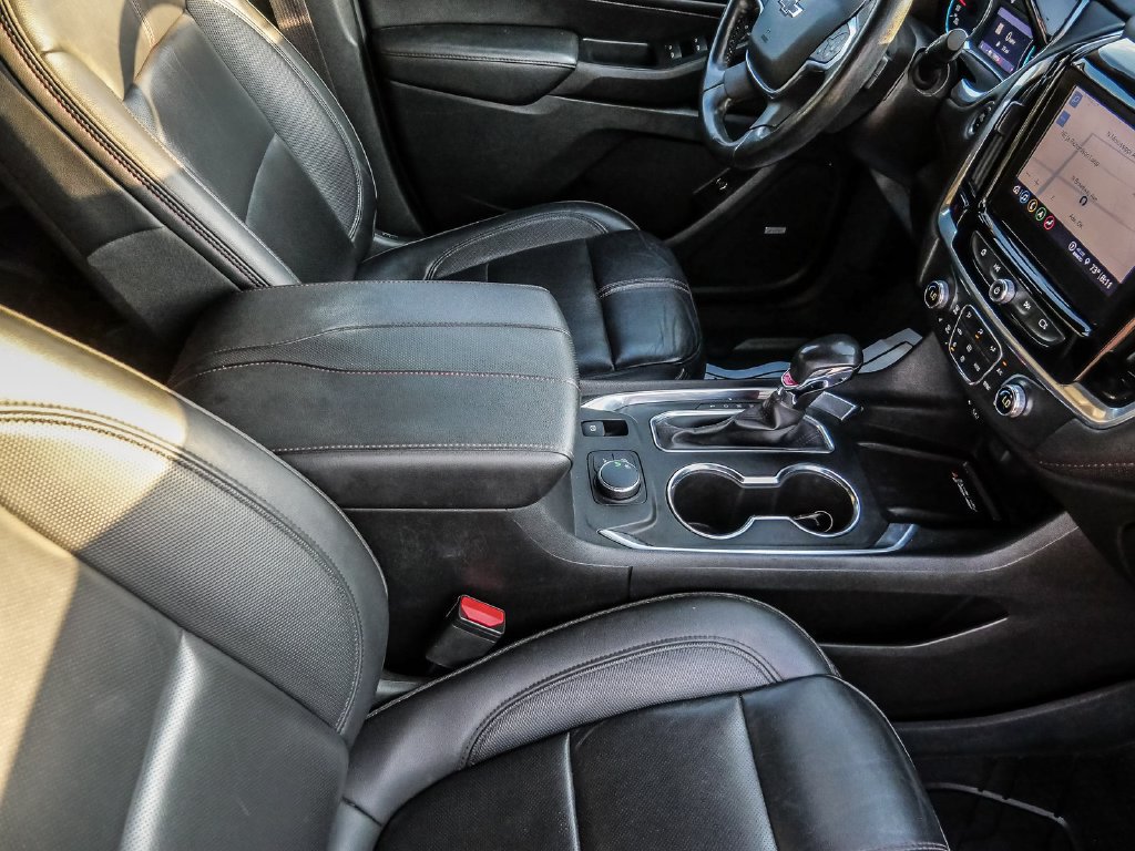 Used 2022 Chevrolet Traverse RS w/ LPO, Floor Liner Package FWD image 16