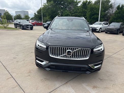 Used 2025 Volvo XC90 T8 Ultra w/ Protection Package Premier image 2