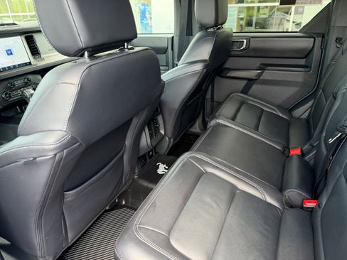 Certified 2025 Ford Bronco Outer Banks AWD/4WD image 16