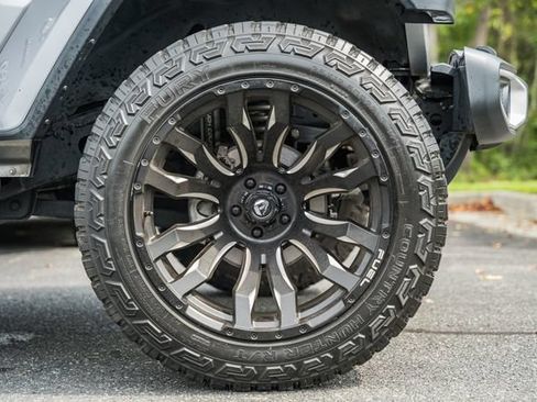 Used 2020 Jeep Wrangler Unlimited Sahara AWD/4WD image 26