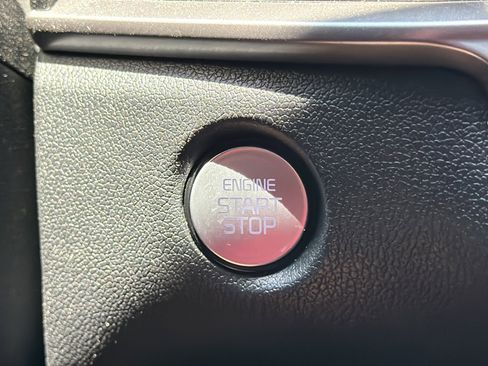 Used 2025 Kia Sorento S w/ Panoramic Sunroof Package FWD image 11