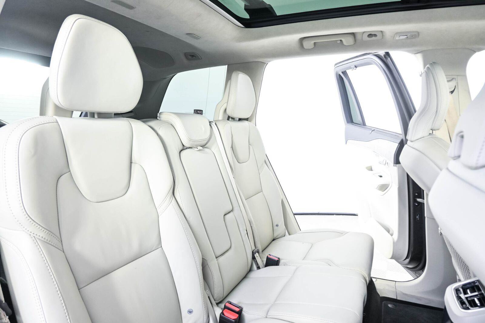 Certified 2024 Volvo XC90 T8 Ultimate w/ Lounge Package AWD/4WD image 22