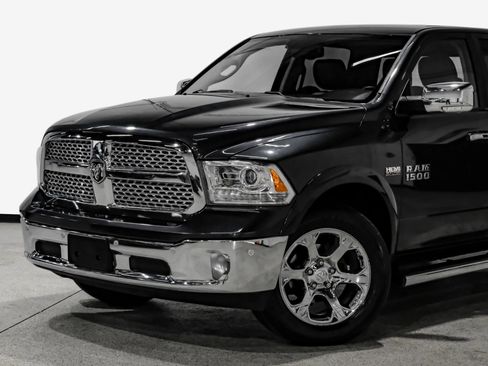 Used 2016 RAM 1500 Laramie w/ Convenience Group AWD/4WD image 12