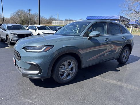 New 2026 Honda HR-V LX image 2