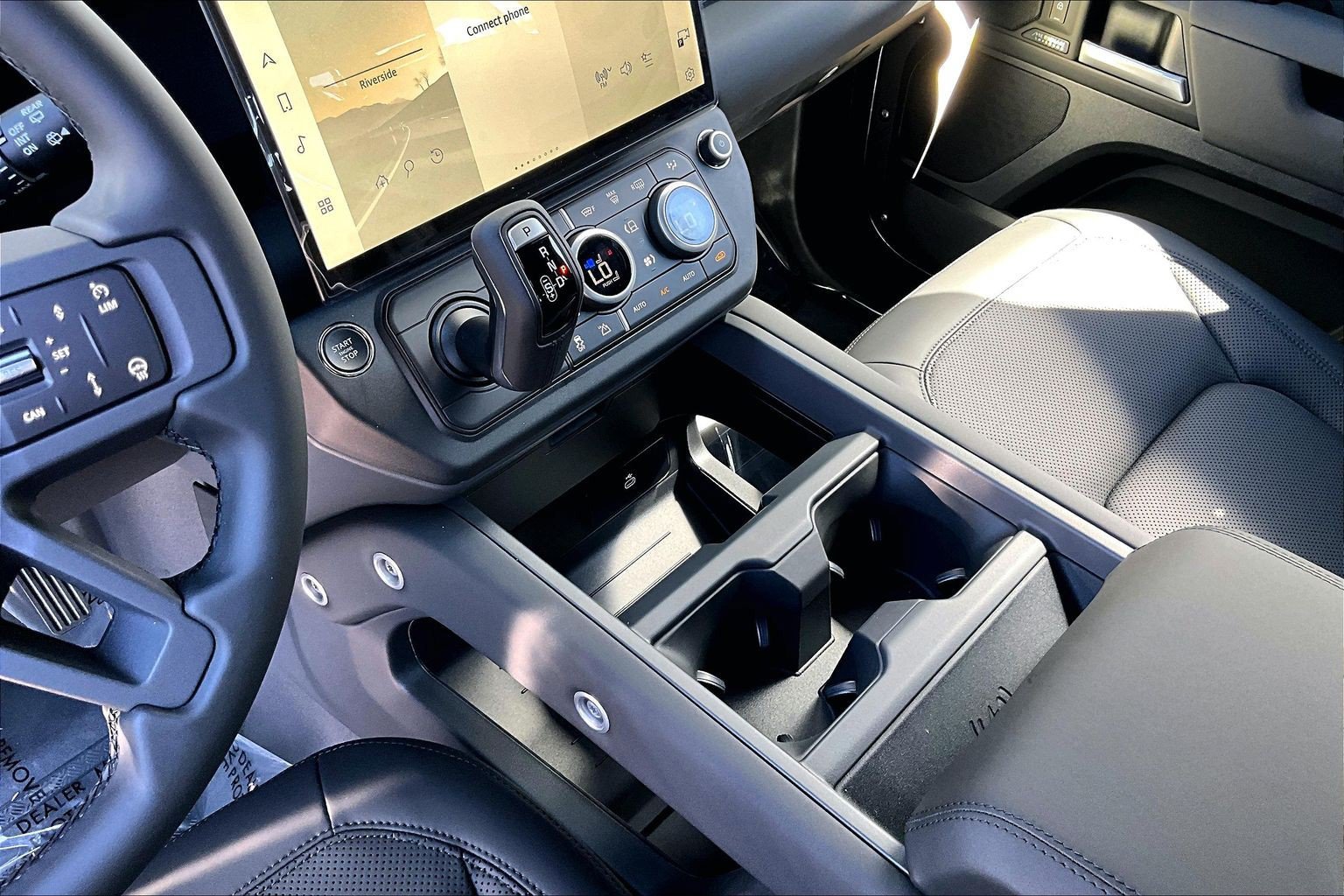 New 2026 Land Rover Defender 110 X-Dynamic SE AWD/4WD image 8