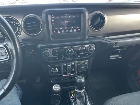 Used 2021 Jeep Gladiator Sport image 11