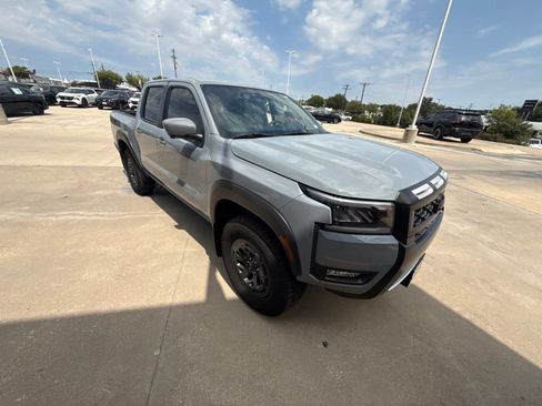 Used 2026 Nissan Frontier PRO-4X w/ Pro-4x Convenience Package AWD/4WD image 2
