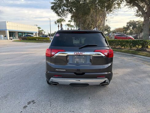 Used 2019 GMC Acadia Denali image 4