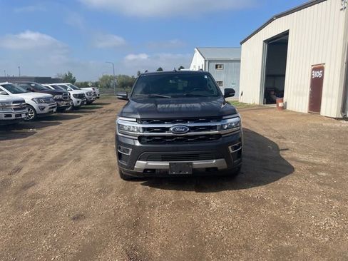Used 2022 Ford Expedition Max Limited AWD/4WD image 2