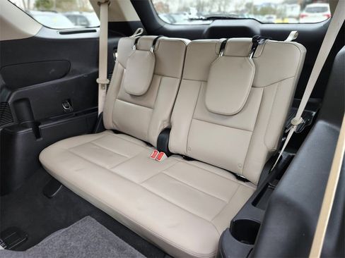 Certified 2022 Ford Explorer XLT w/ Equipment Group 202A image 17