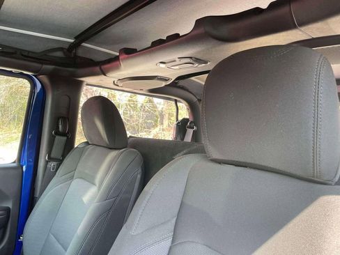 Used 2019 Jeep Wrangler Sport AWD/4WD image 17