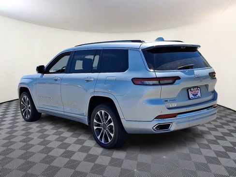 Used 2021 Jeep Grand Cherokee L Overland w/ Luxury Tech Group IV AWD/4WD image 4