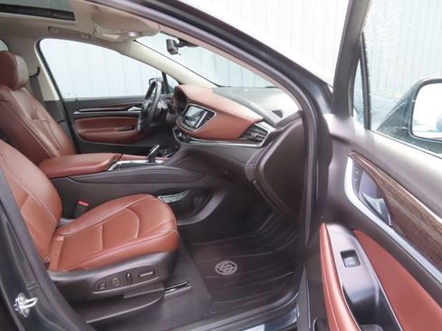 Used 2021 Buick Enclave Avenir w/ Avenir Technology Package image 23