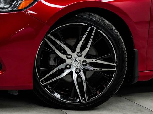 Used 2021 Honda Accord Touring image 3