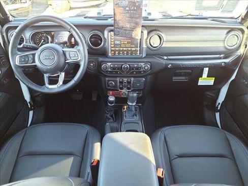 New 2023 Jeep Wrangler Unlimited Rubicon 4xe w/ Cold Weather Group AWD/4WD image 16