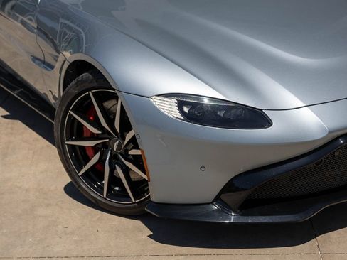 Used 2019 Aston Martin V8 Vantage Coupe RWD image 2