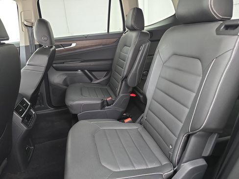 Certified 2025 Volkswagen Atlas SEL AWD/4WD image 15