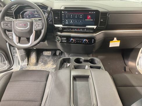 New 2026 GMC Sierra 1500 Elevation image 12