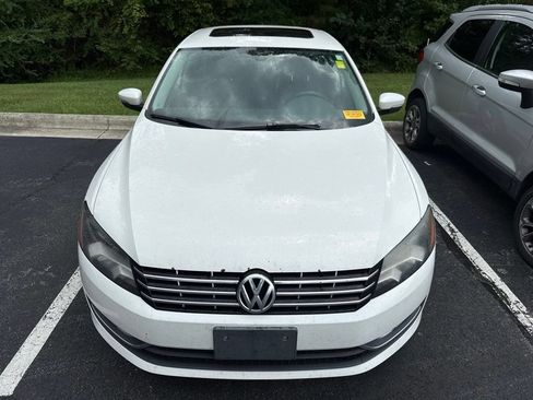 Used 2015 Volkswagen Passat TDI SEL Premium FWD image 8