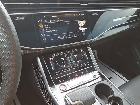 Used 2023 Audi SQ8 Prestige image 9