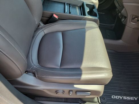 Used 2024 Honda Odyssey Touring image 19