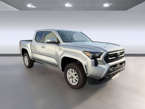 Used 2026 Toyota Tacoma SR5 AWD/4WD image 7