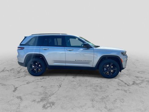 New 2026 Jeep Grand Cherokee Limited AWD/4WD image 9