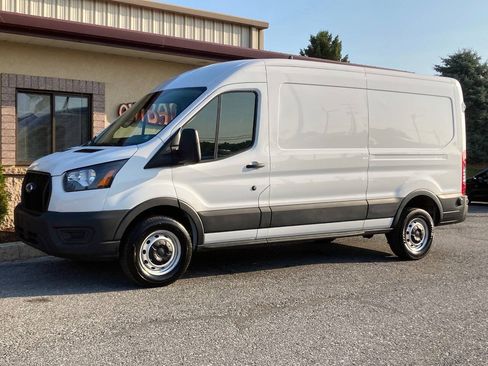 Used 2024 Ford Transit 250 148 Medium Roof RWD image 3