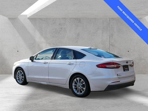 Used 2019 Ford Fusion SE image 4