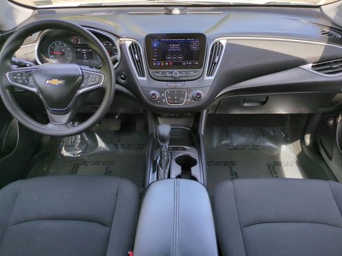 Used 2025 Chevrolet Malibu LT FWD image 14