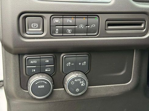 Used 2022 Chevrolet Tahoe LT w/ Luxury Package image 31