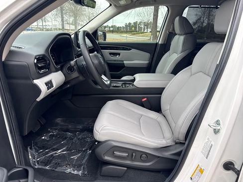 Certified 2025 Honda Pilot EX-L image 10