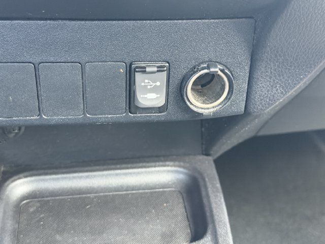 Used 2018 Toyota RAV4 XLE FWD image 25