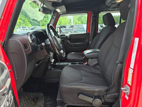 Used 2013 Jeep Wrangler Unlimited Sport AWD/4WD image 4