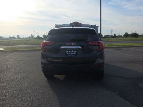 Used 2020 GMC Terrain SLE w/ Driver Convenience Package FWD image 7