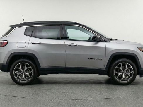 Used 2025 Jeep Compass Limited AWD/4WD image 11