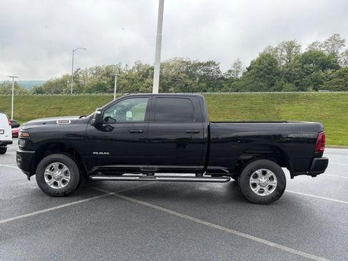 New 2026 RAM 2500 Big Horn AWD/4WD image 4