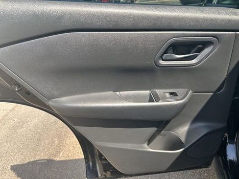 Used 2024 Nissan Rogue S AWD/4WD image 30