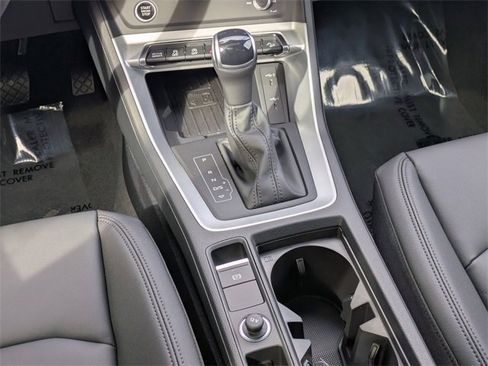 Used 2025 Audi Q3 2.0T Premium w/ Convenience Package image 16