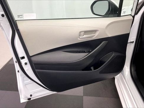 Used 2026 Toyota Corolla LE FWD image 26