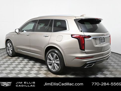 Certified 2022 Cadillac XT6 Premium Luxury w/ Technology Package image 3