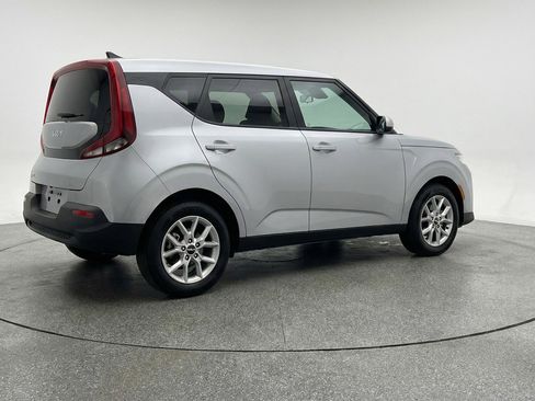 Used 2025 Kia Soul LX w/ LX Technology Package image 9