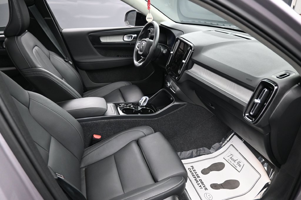Used 2026 Volvo XC40 B5 Plus AWD/4WD image 28