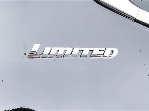Used 2026 Toyota Tundra Limited AWD/4WD image 25