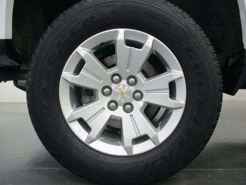 Used 2022 Chevrolet Colorado LT w/ Fleet Safety Package image 27