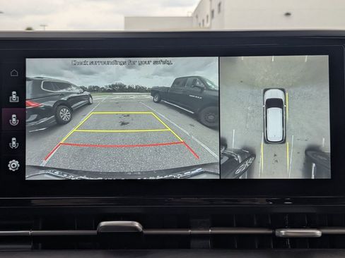 Used 2022 Kia Carnival SX FWD image 29