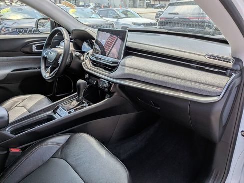 Used 2022 Jeep Compass Latitude AWD/4WD image 23