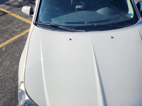 Used 2010 Chrysler Sebring Limited image 13